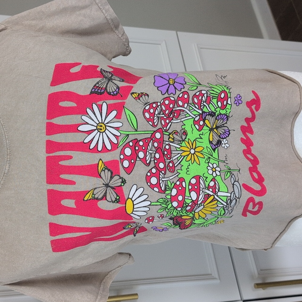 Fifth Sun Nature Blooms mushroom Floral Butterfly Cropped Cotton Tee Size Small - Picture 3 of 5